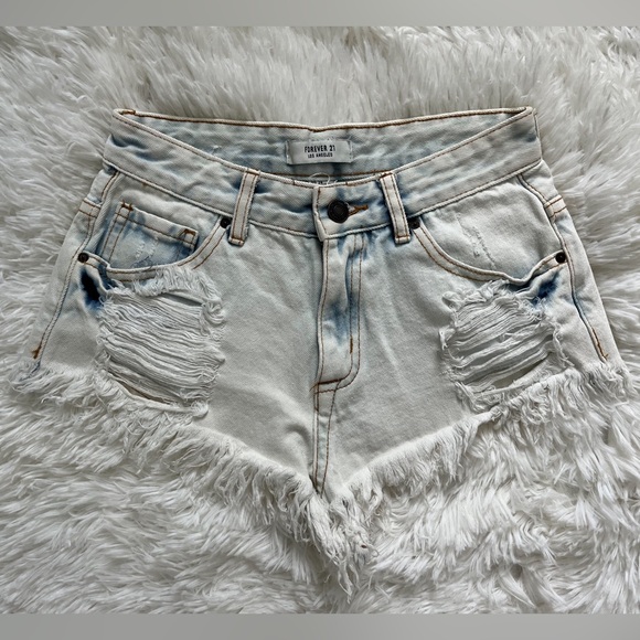 Forever 21 Light-Washed Ripped Jean Shorts Size XS - Picture 2 of 12